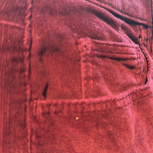 Crimson Universal Thread Corduroy Jeans size 8/29 R - Picture 4 of 4